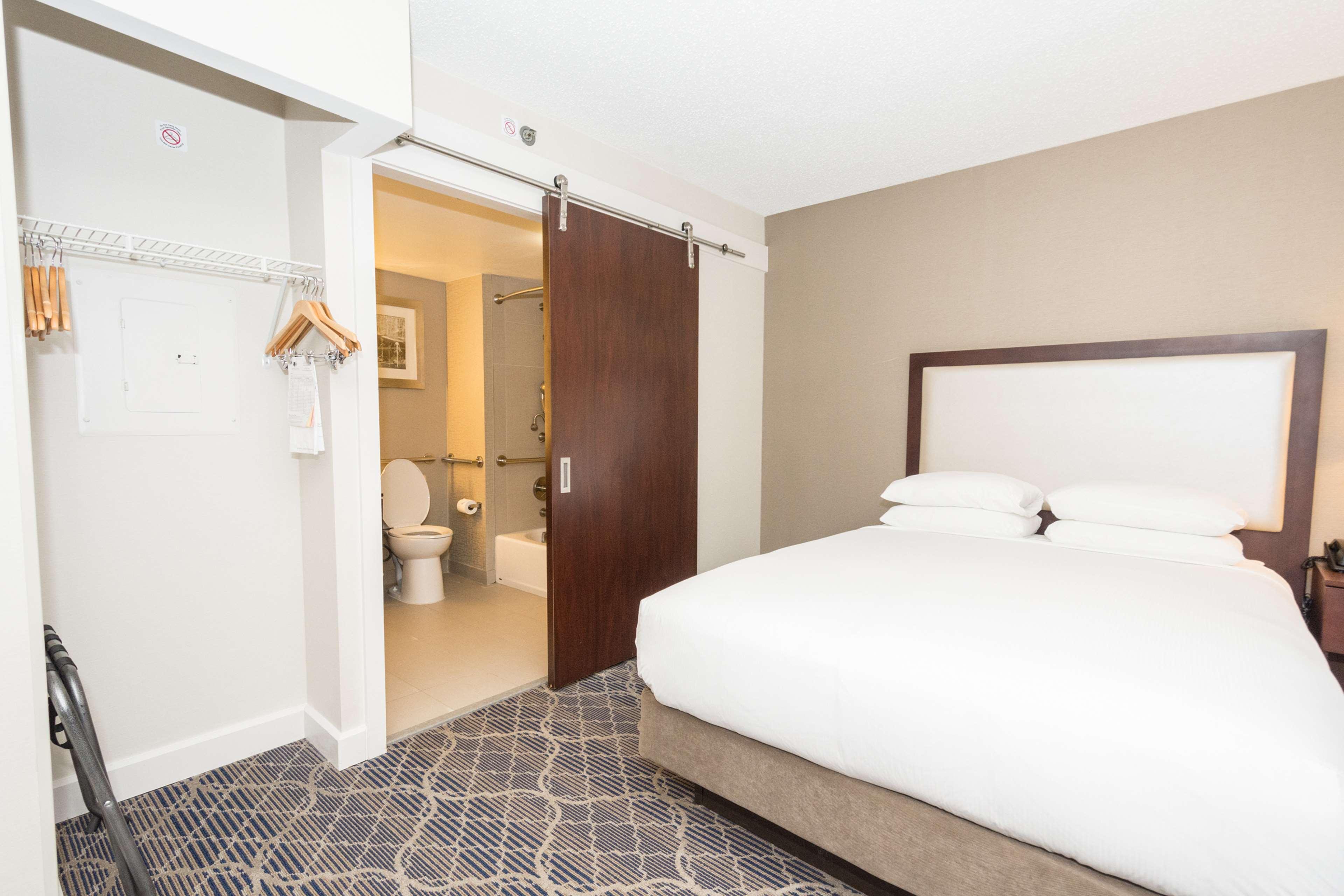 Doubletree Suites By Hilton At The Battery Atlanta Smyrna Buitenkant foto