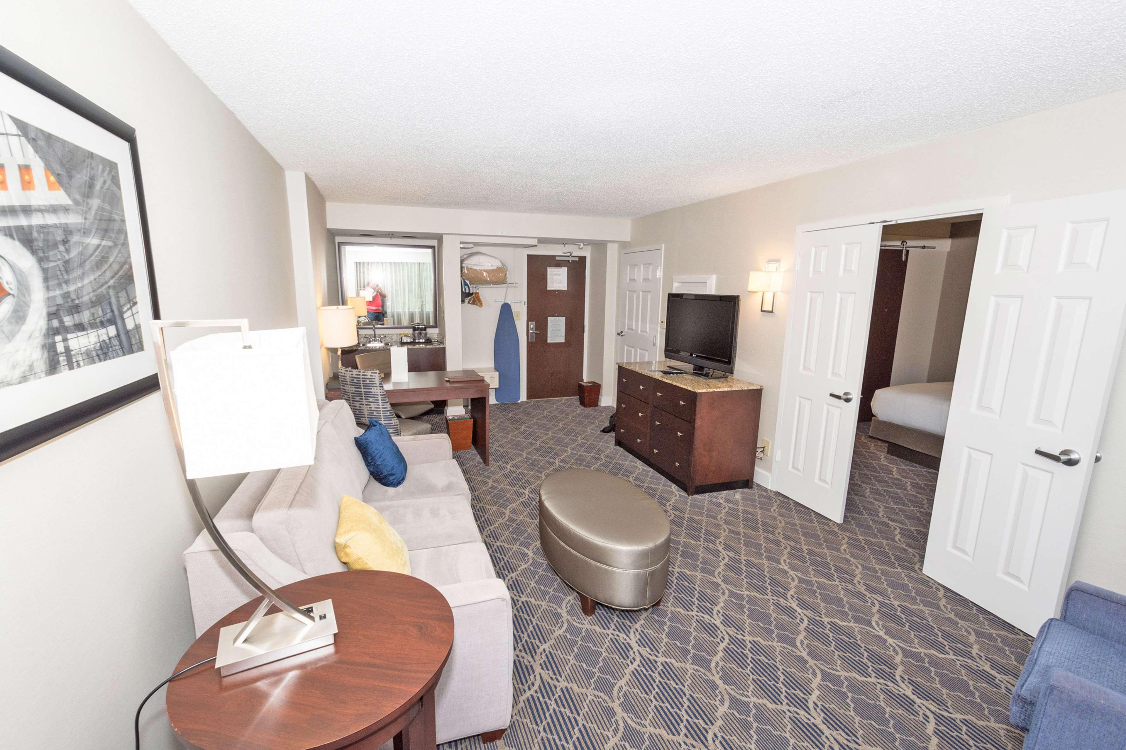 Doubletree Suites By Hilton At The Battery Atlanta Smyrna Buitenkant foto