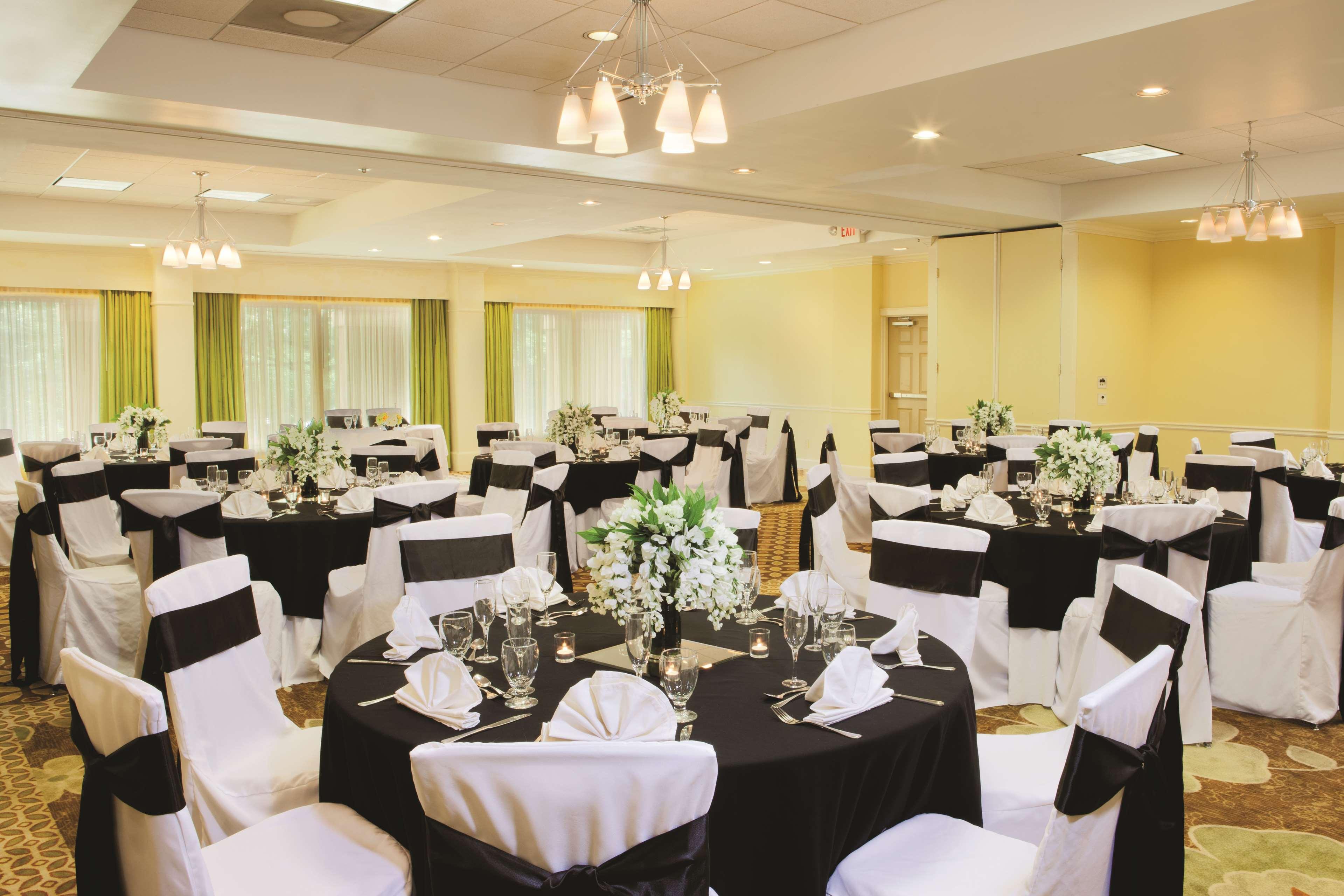 Doubletree Suites By Hilton At The Battery Atlanta Smyrna Buitenkant foto
