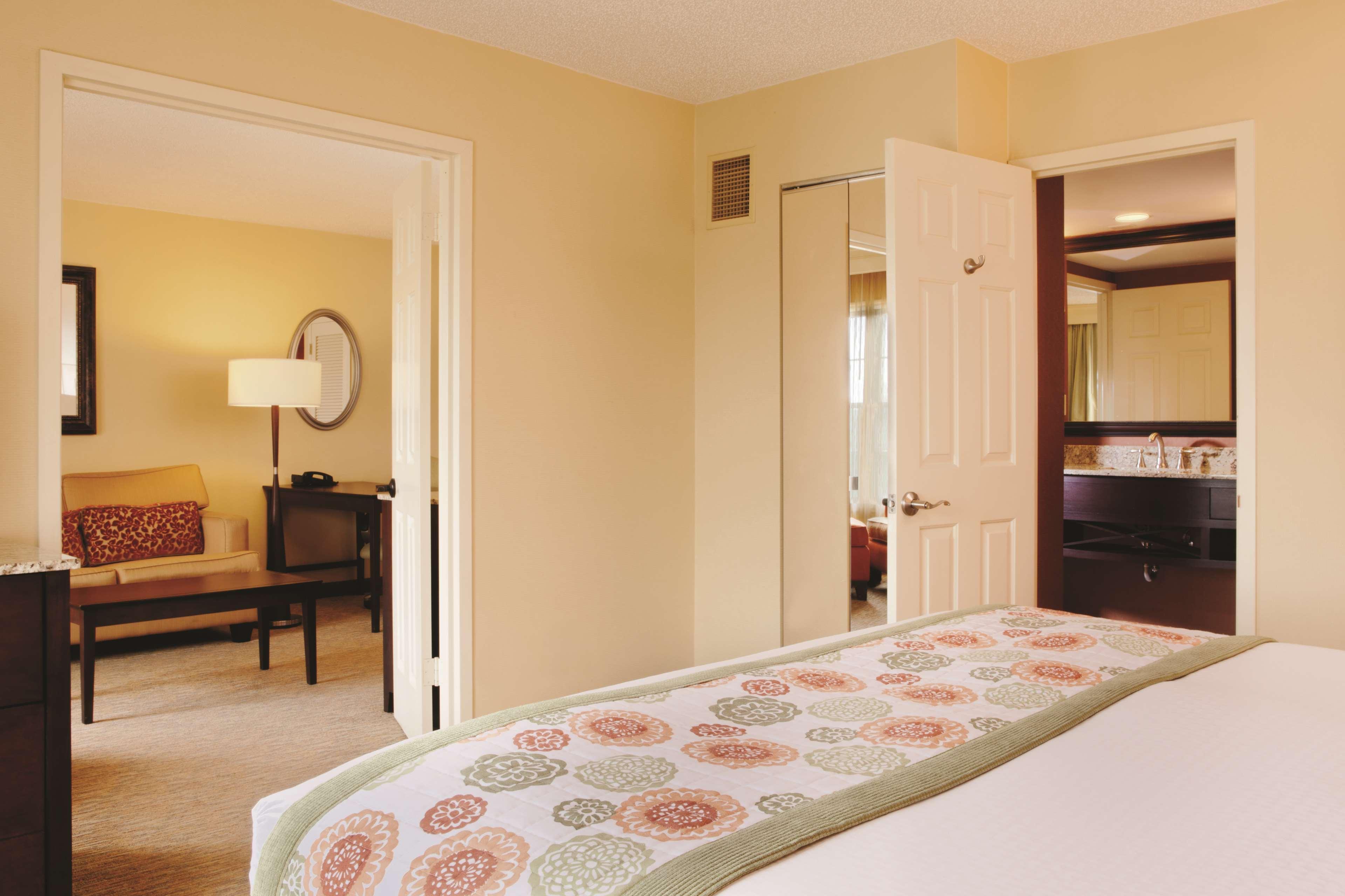 Doubletree Suites By Hilton At The Battery Atlanta Smyrna Buitenkant foto