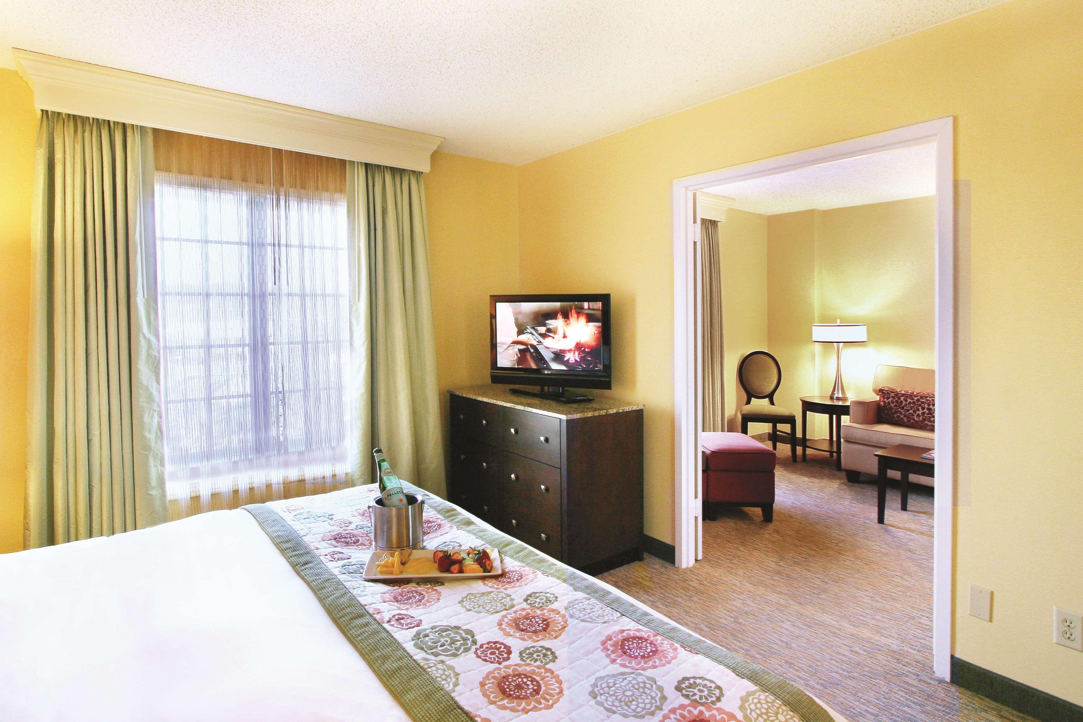 Doubletree Suites By Hilton At The Battery Atlanta Smyrna Buitenkant foto