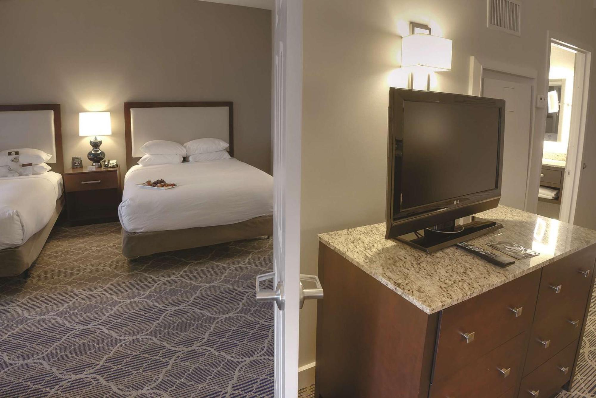 Doubletree Suites By Hilton At The Battery Atlanta Smyrna Buitenkant foto