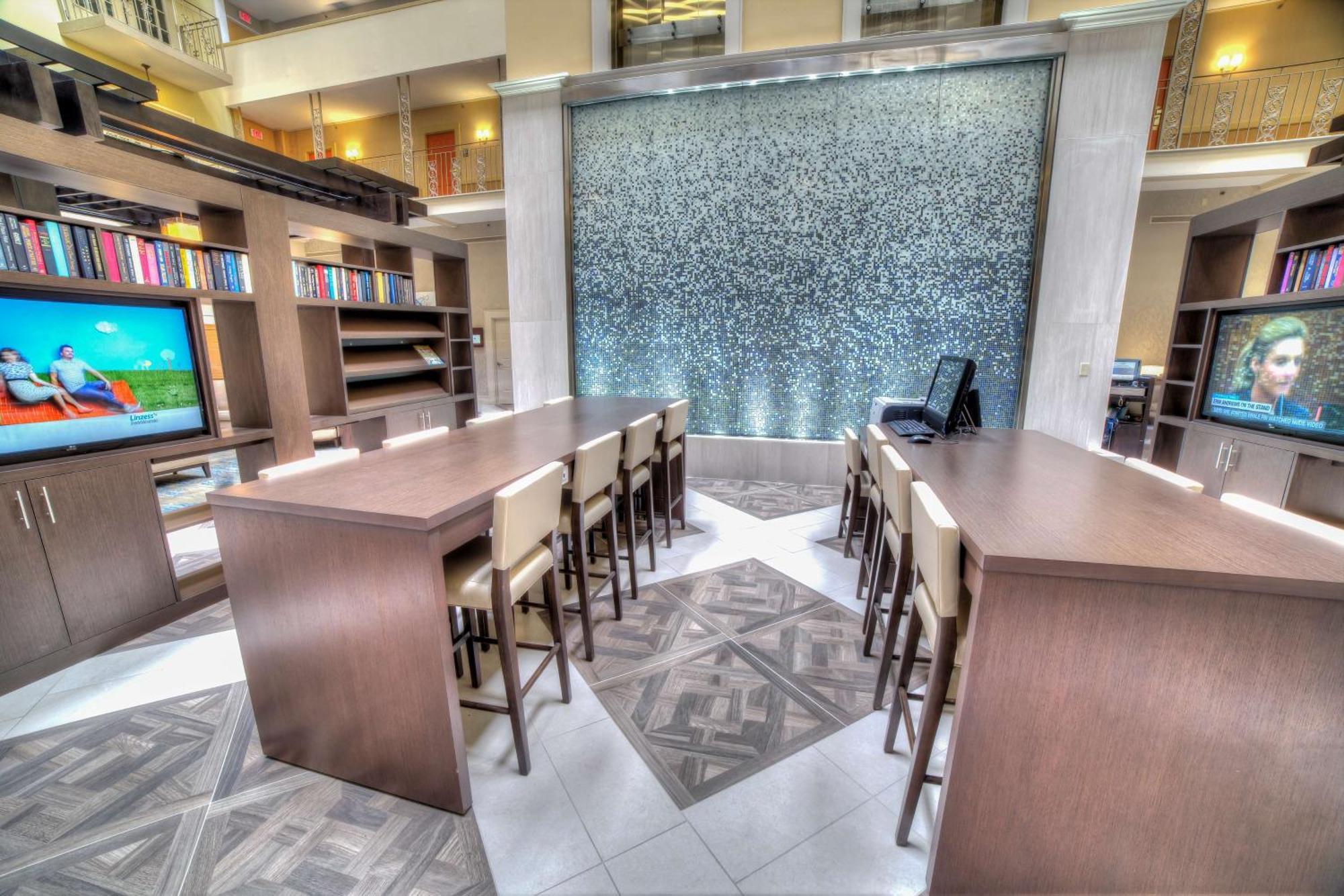 Doubletree Suites By Hilton At The Battery Atlanta Smyrna Buitenkant foto