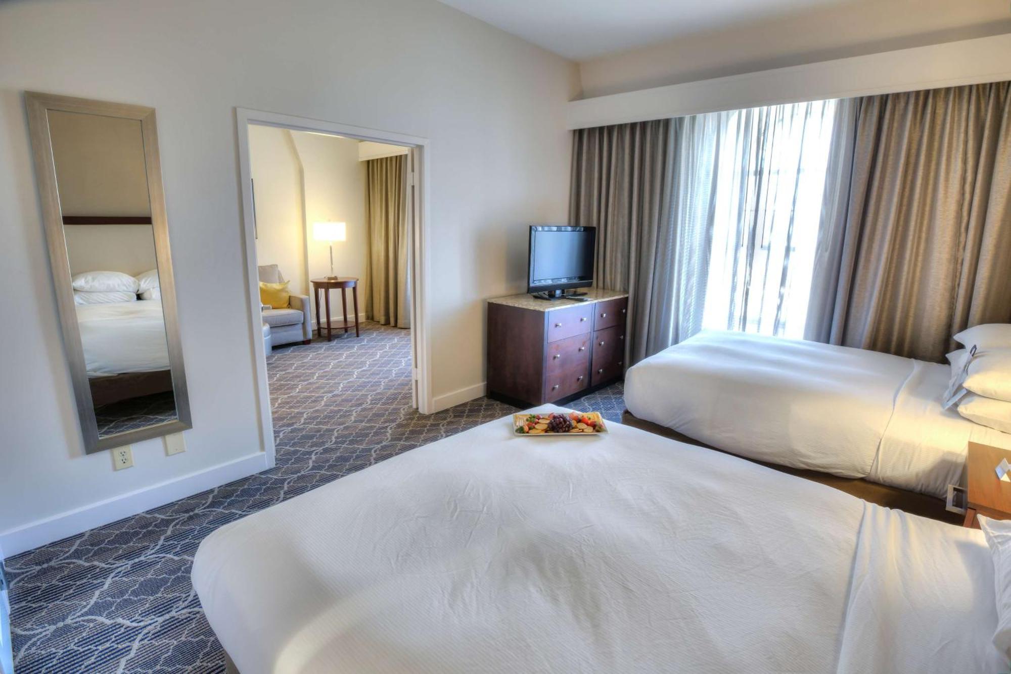 Doubletree Suites By Hilton At The Battery Atlanta Smyrna Buitenkant foto