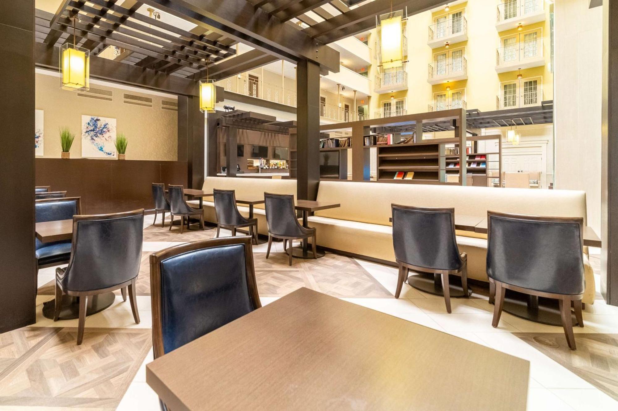 Doubletree Suites By Hilton At The Battery Atlanta Smyrna Buitenkant foto